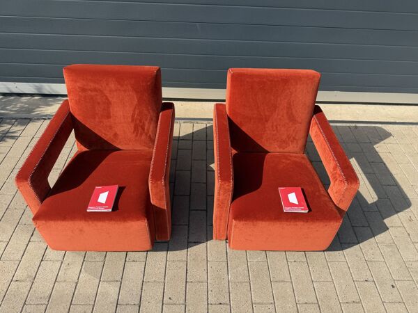 1x Cassina Utrecht chair Terracotta velours in Nieuwstaat!!
