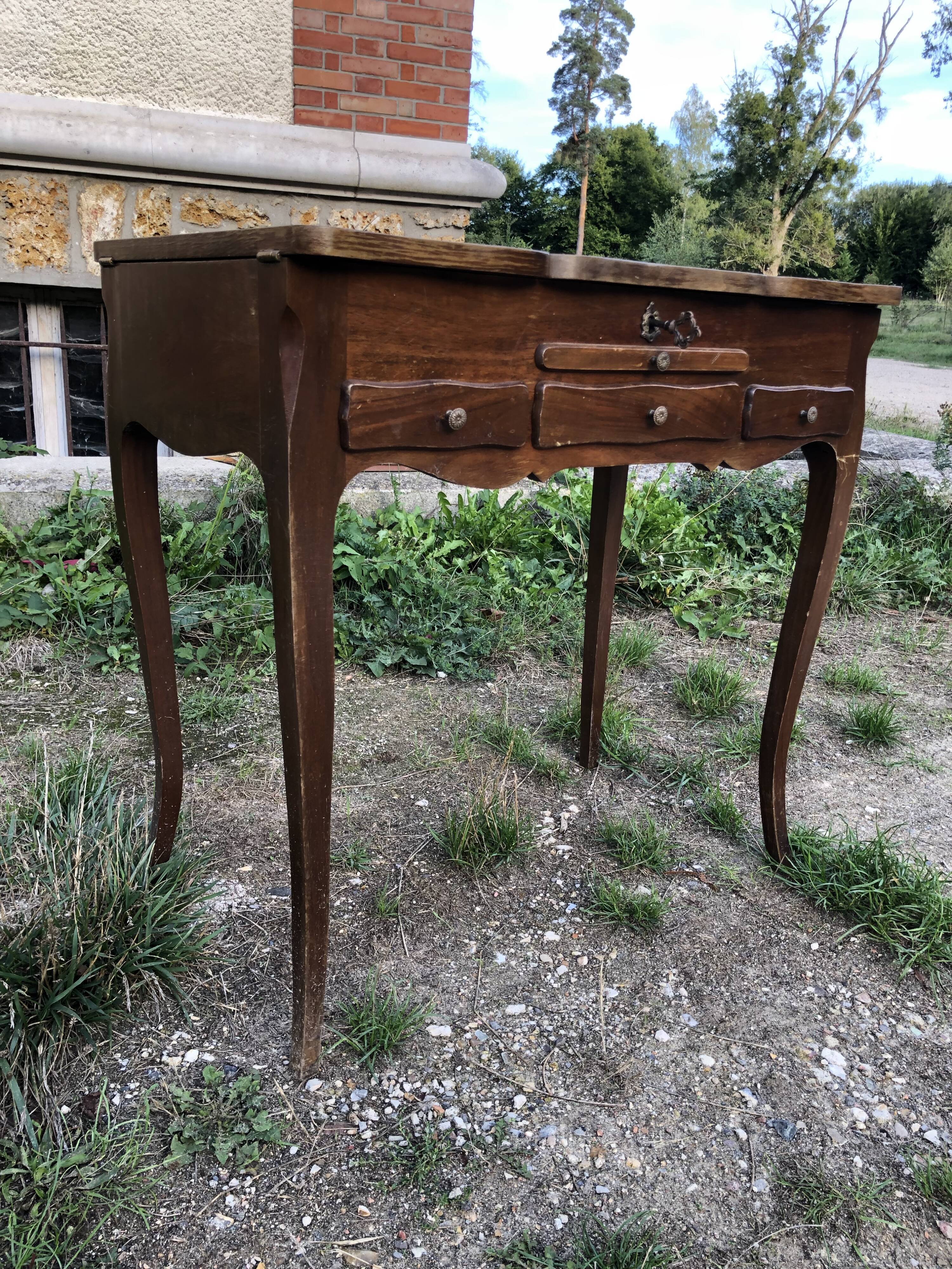 Old dressing table