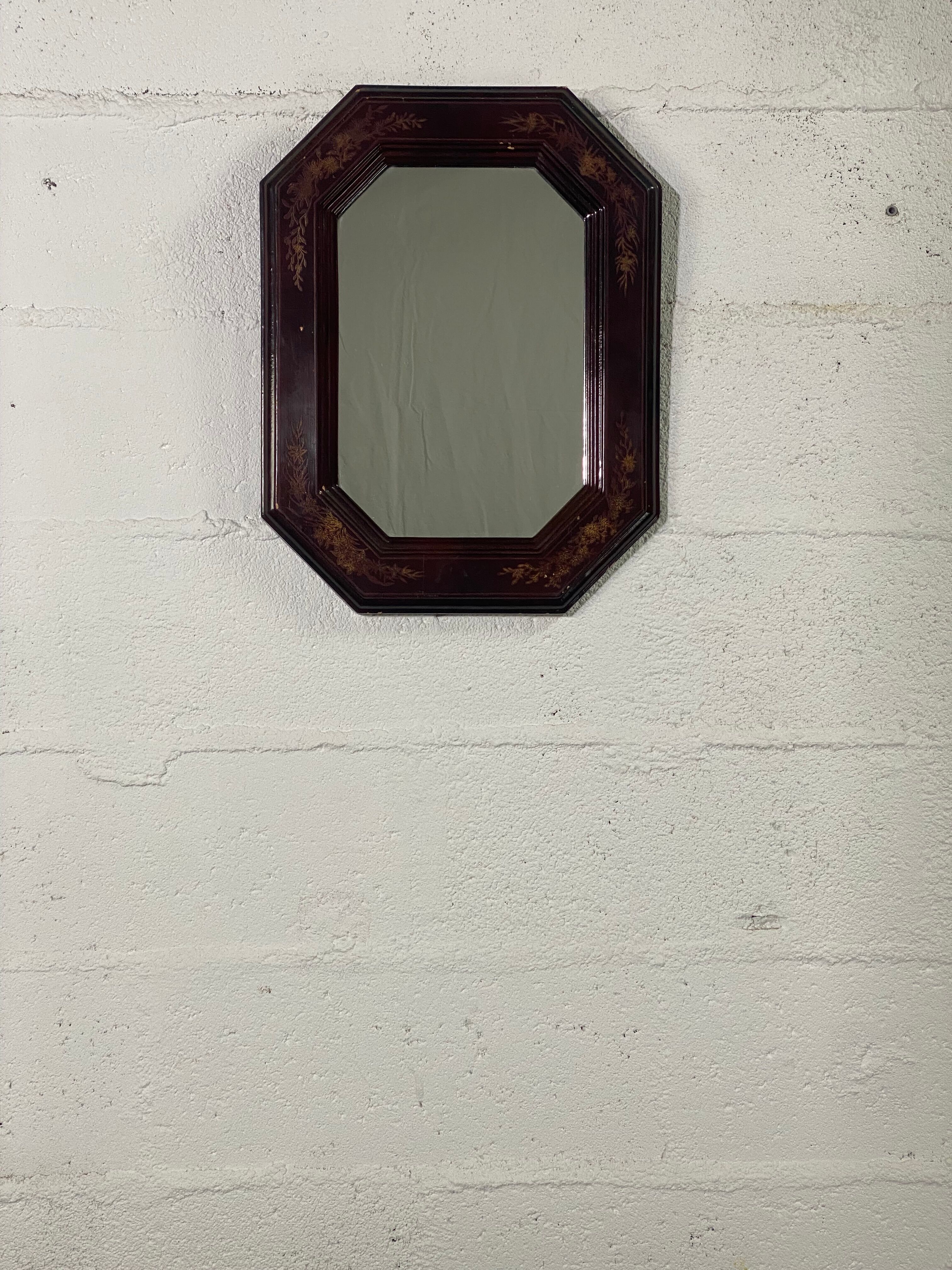 Octagonal mirror floral pattern