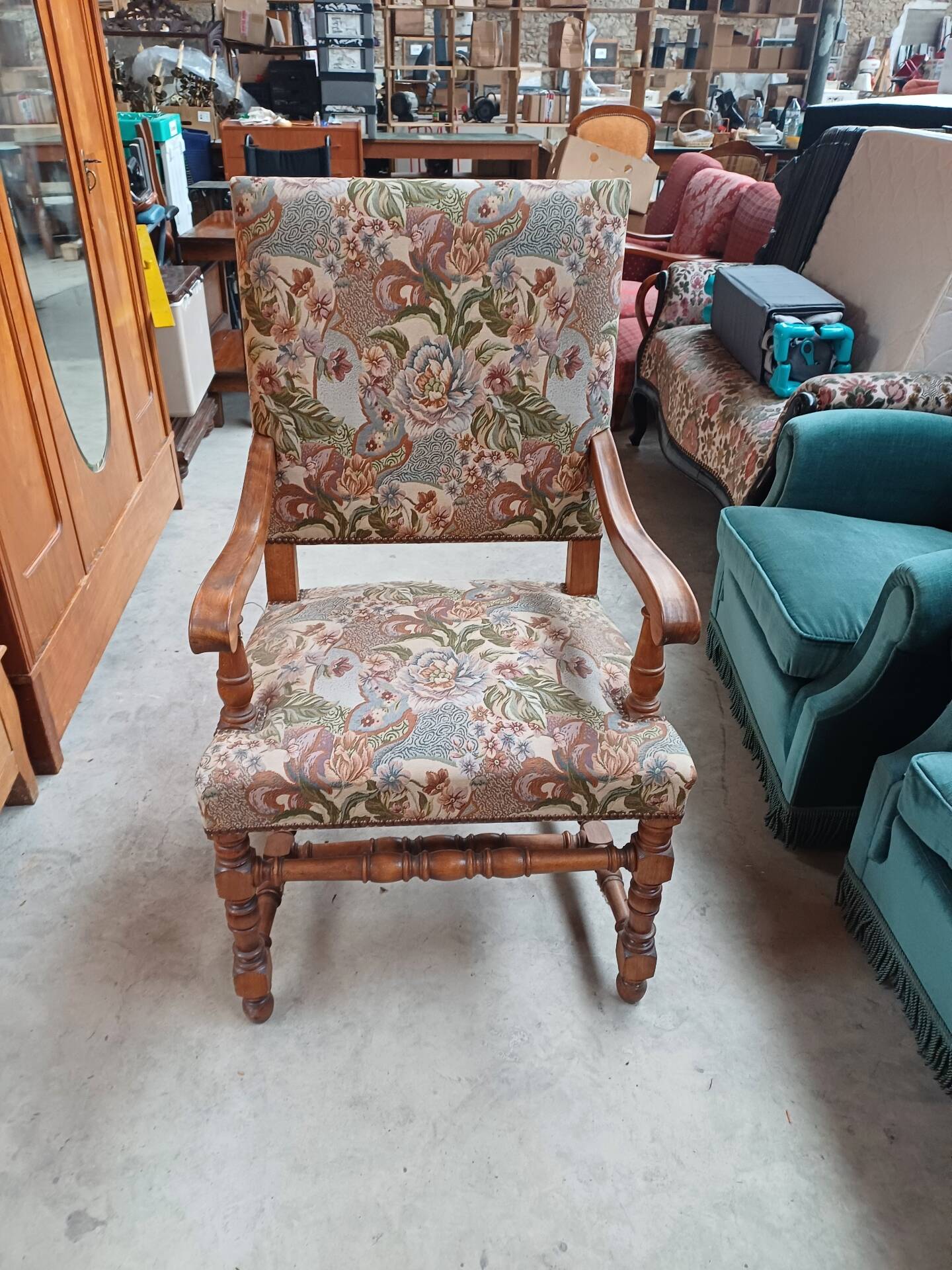 Louis XIII armchair, solid wood - Fabric upholstery