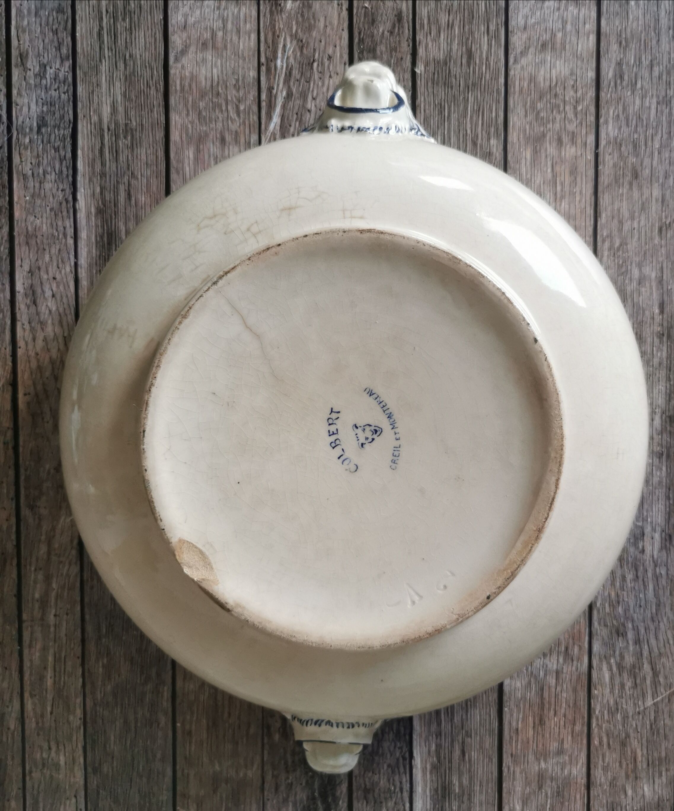 Souptureen heads of Lions Colbert Creil and Montereau