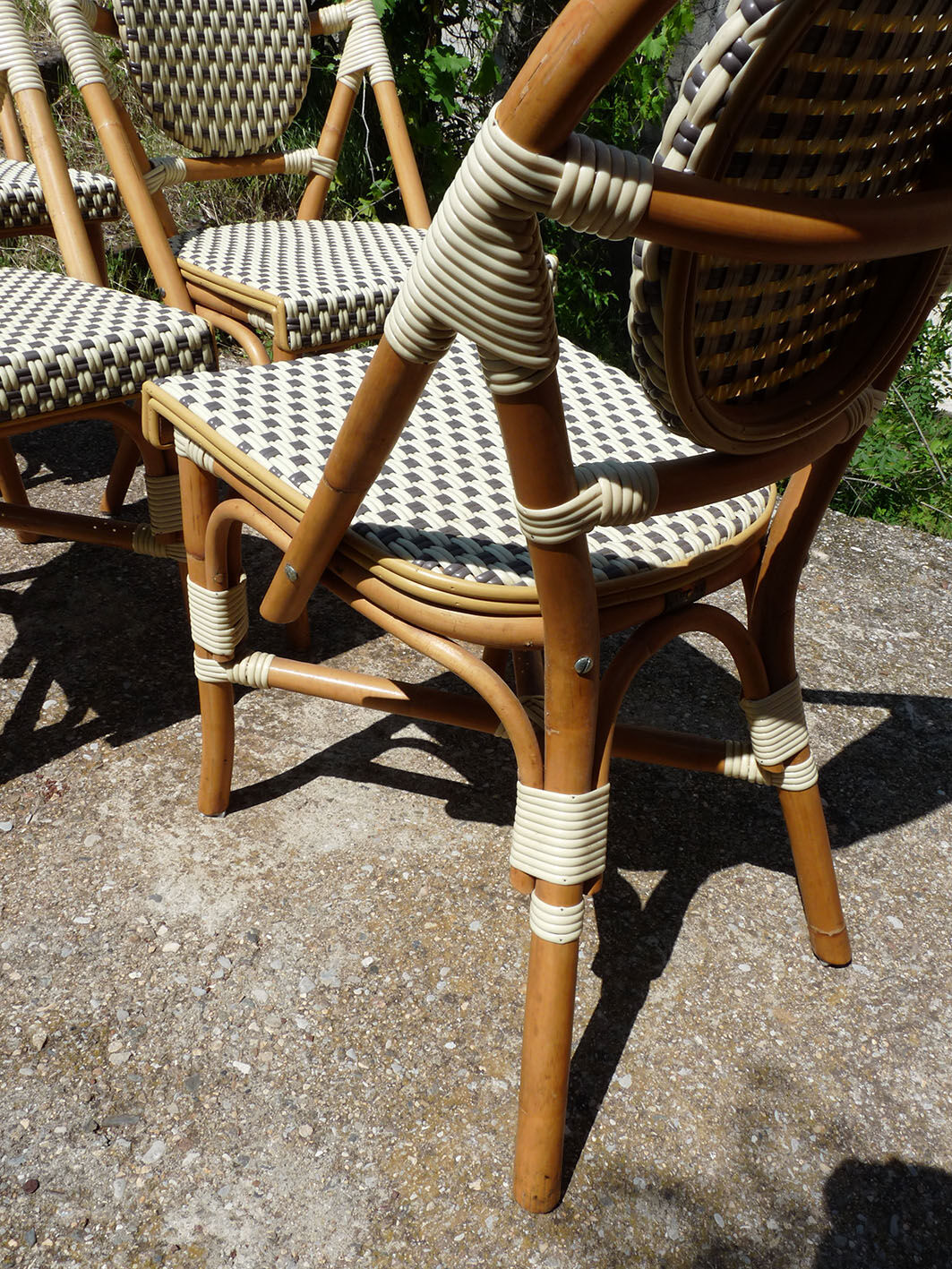 Chairs of terrace bistro type parisien in rattan et scoubidou