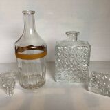 Pair of carafe bottles with stoppers