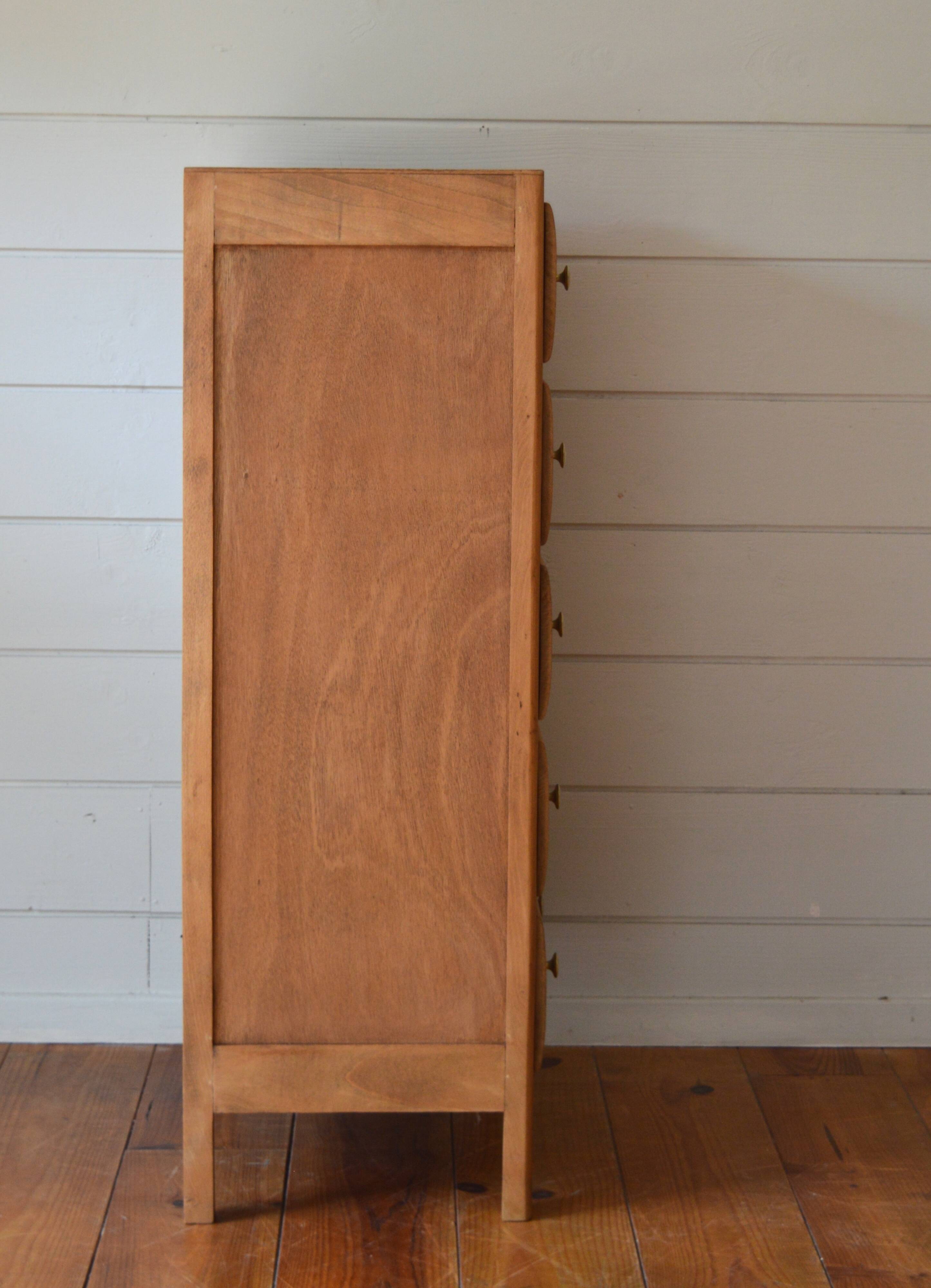 chiffonier