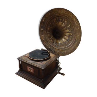 Gramophone with flag "his master's voice"