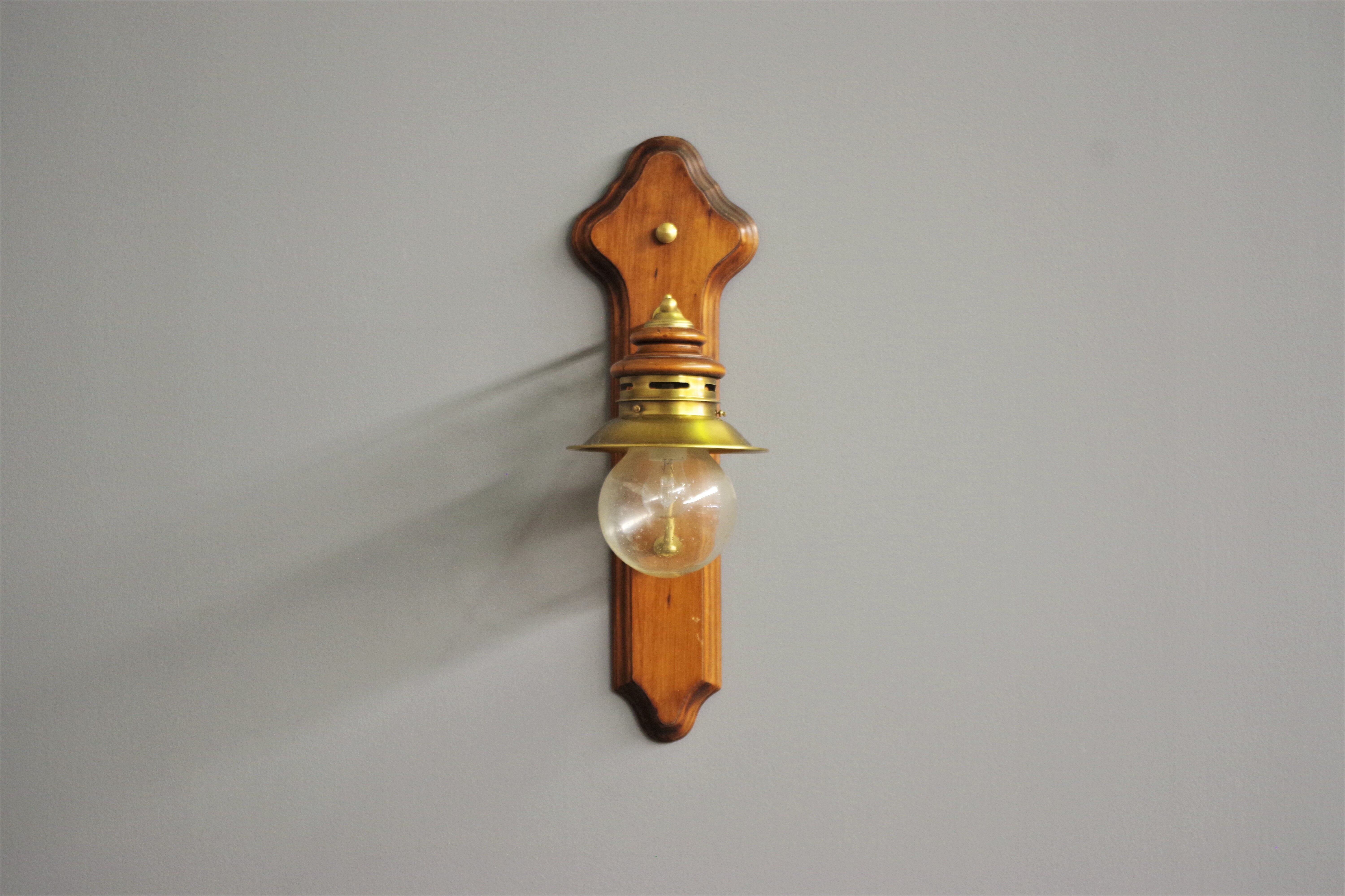 Vintage wall lamp in Murano glass, wood and brass, 1970