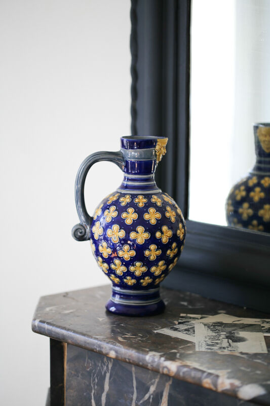 Aiguière en majolique néo-renaissance Minton Angleterre 1870
