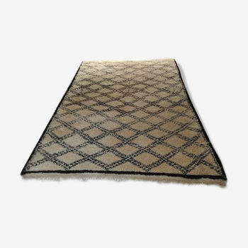 Carpet 335 x 185 cm