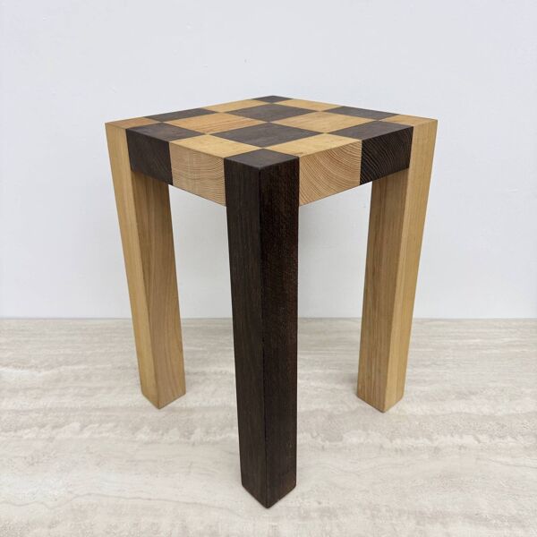 Table d'appoint en bois massif vintage style échiquier, années 1970