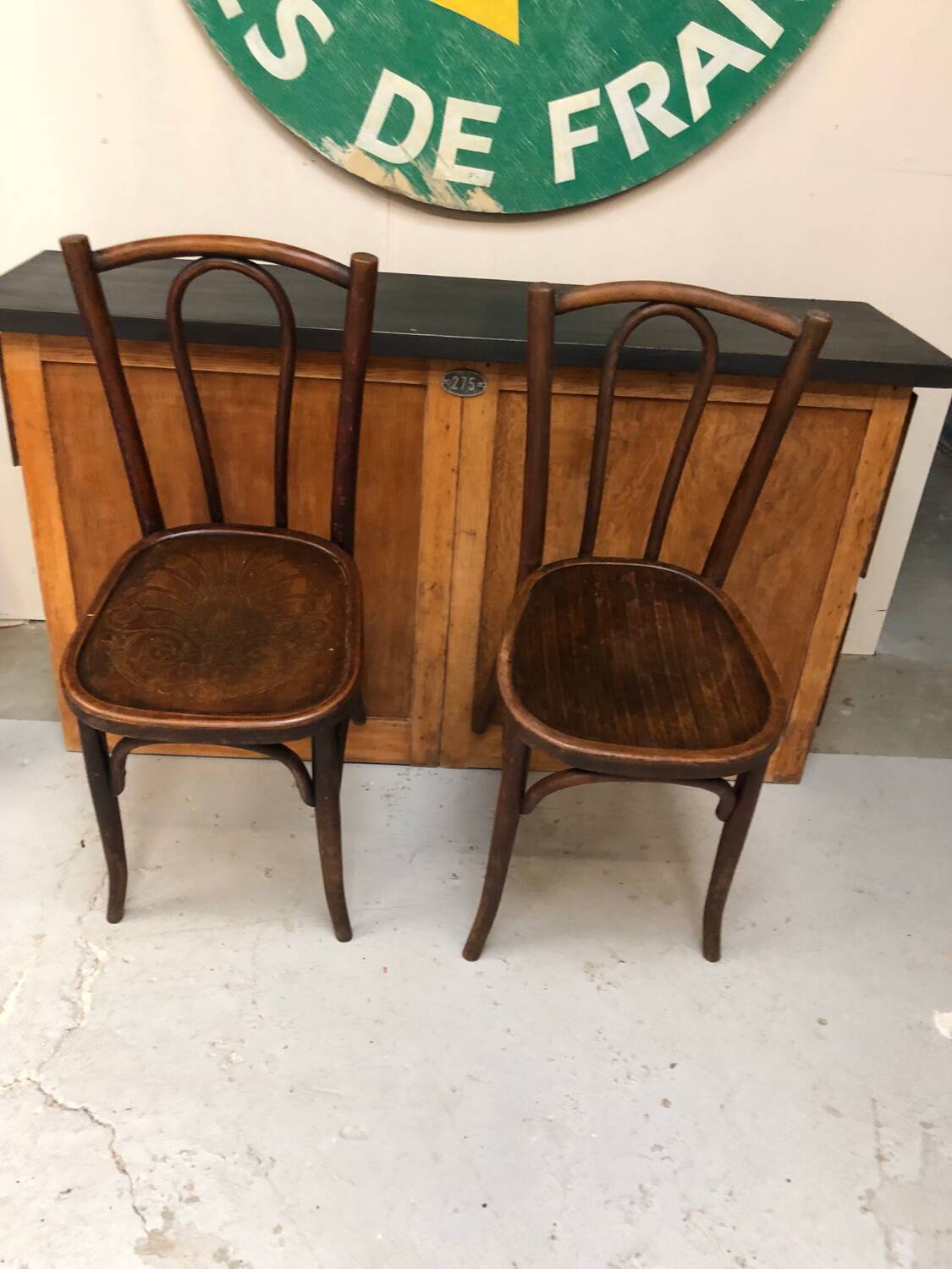 Anciennes chaises bistrot bois courbe