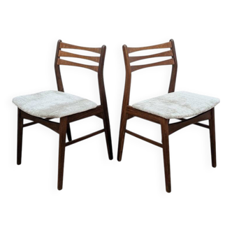 2 chaises minimalistes