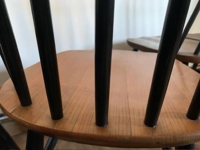 Set of 4 Fanett style chairs