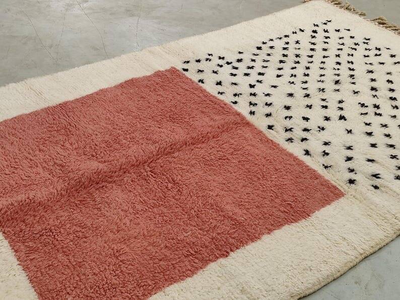 Traditional handmade Berber rug size 150 x 250 cm