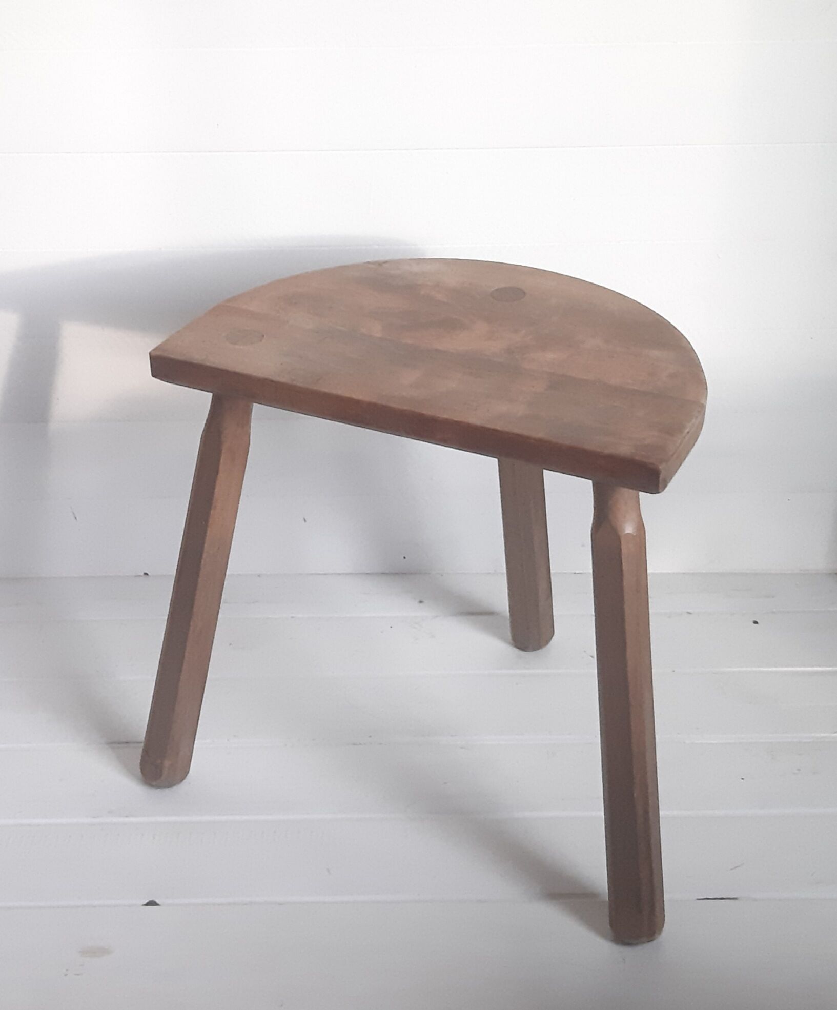 Tabouret tripode