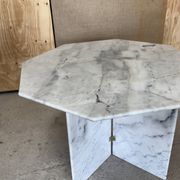 Table à manger en marbre
