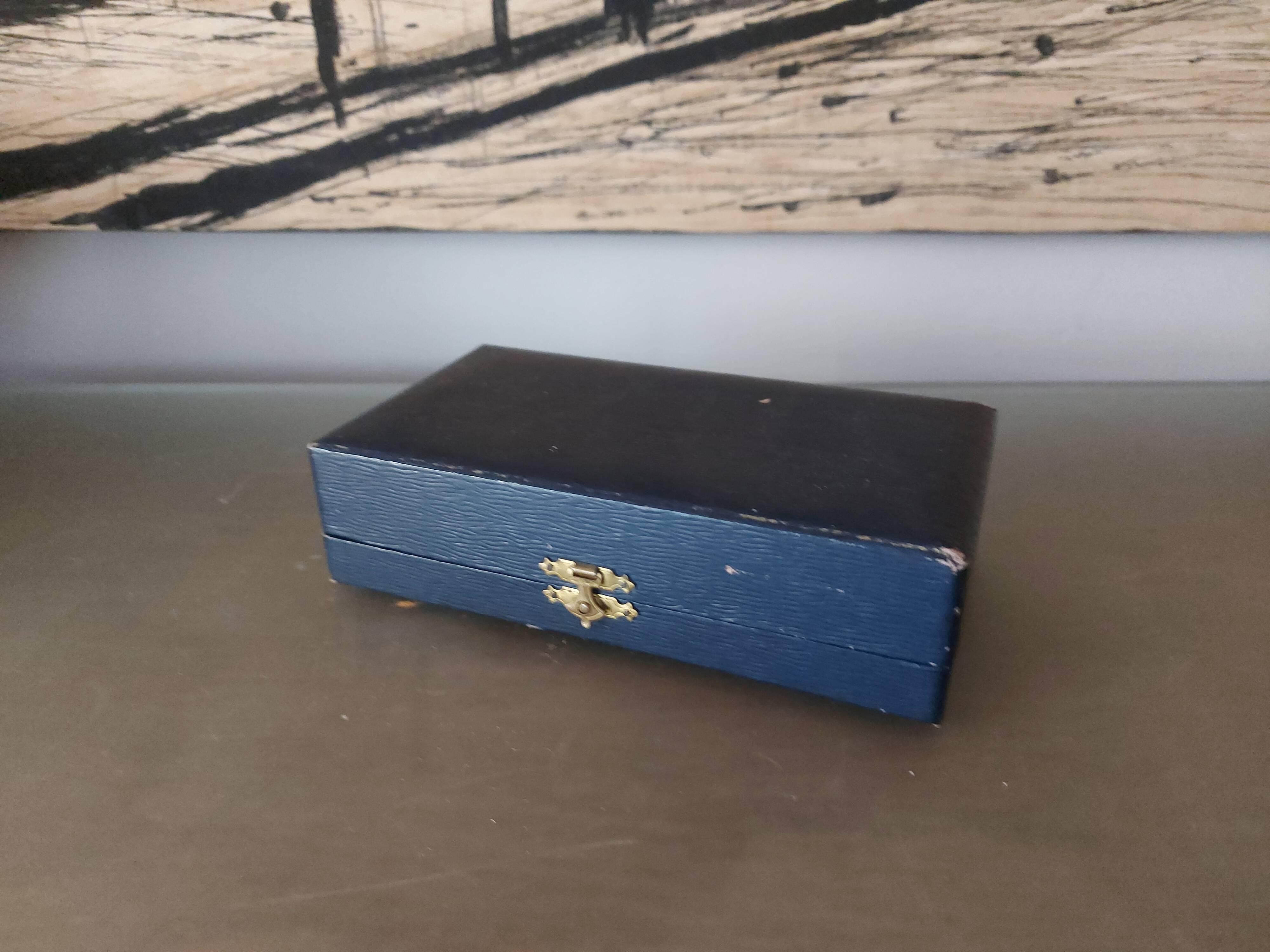 Saleron, pepper maker Limoges porcelain