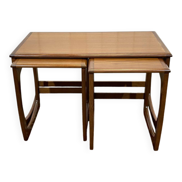 Tables gigognes anglaises en teck, années 70