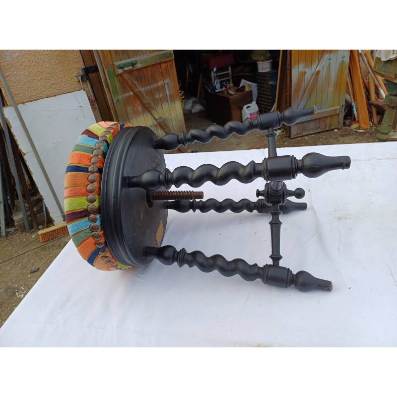 Napoleon III piano stool