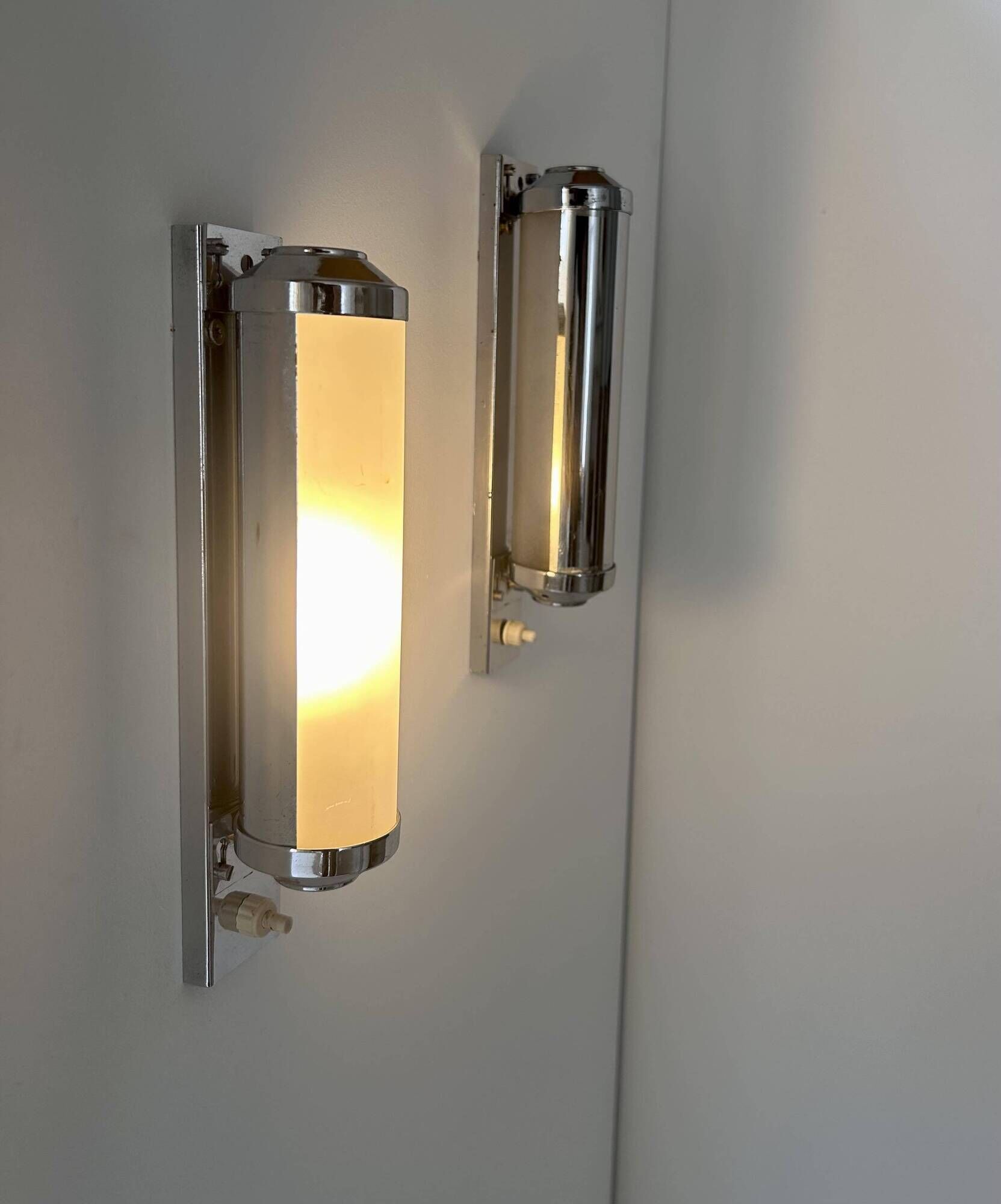 Pair of vintage modernist wall lights, chrome and sandblasted glass, France 1930