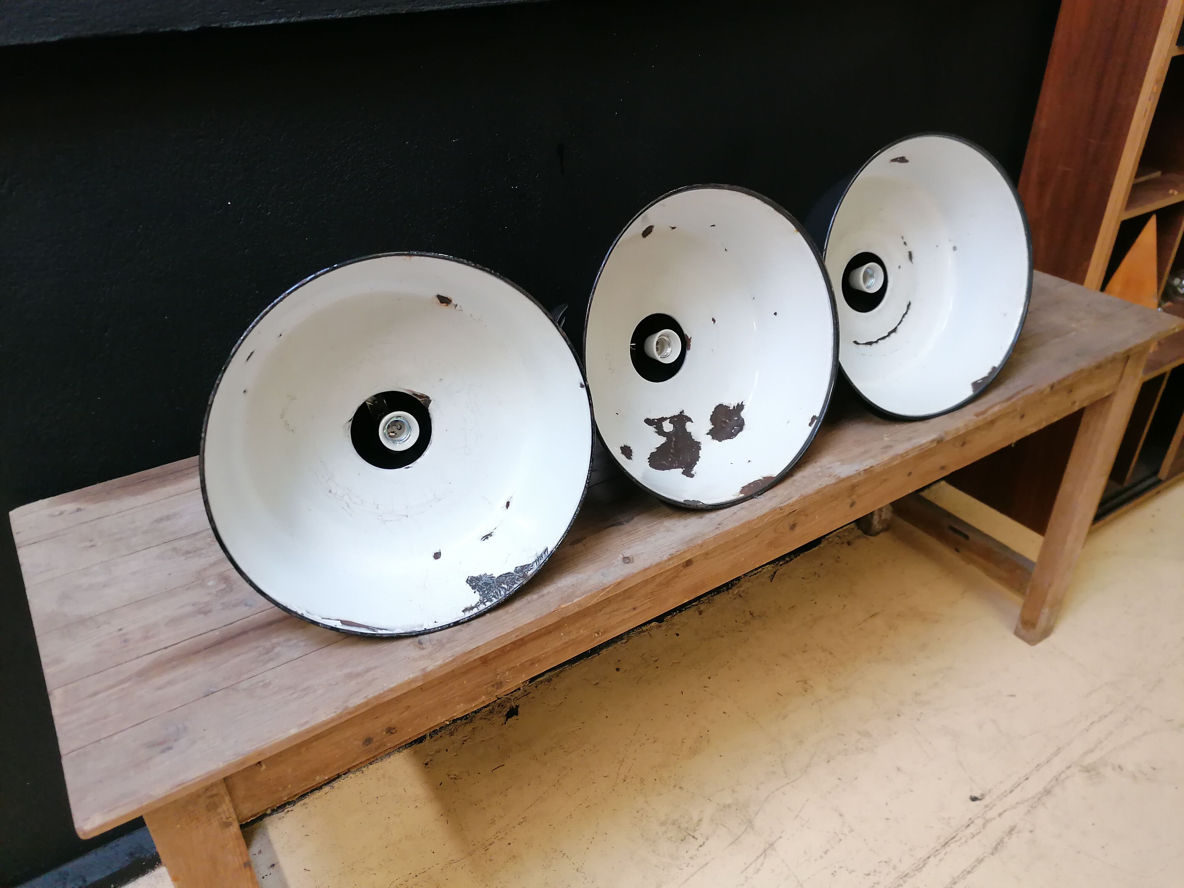 Industrial hanging lamps in enamelled metal, 50