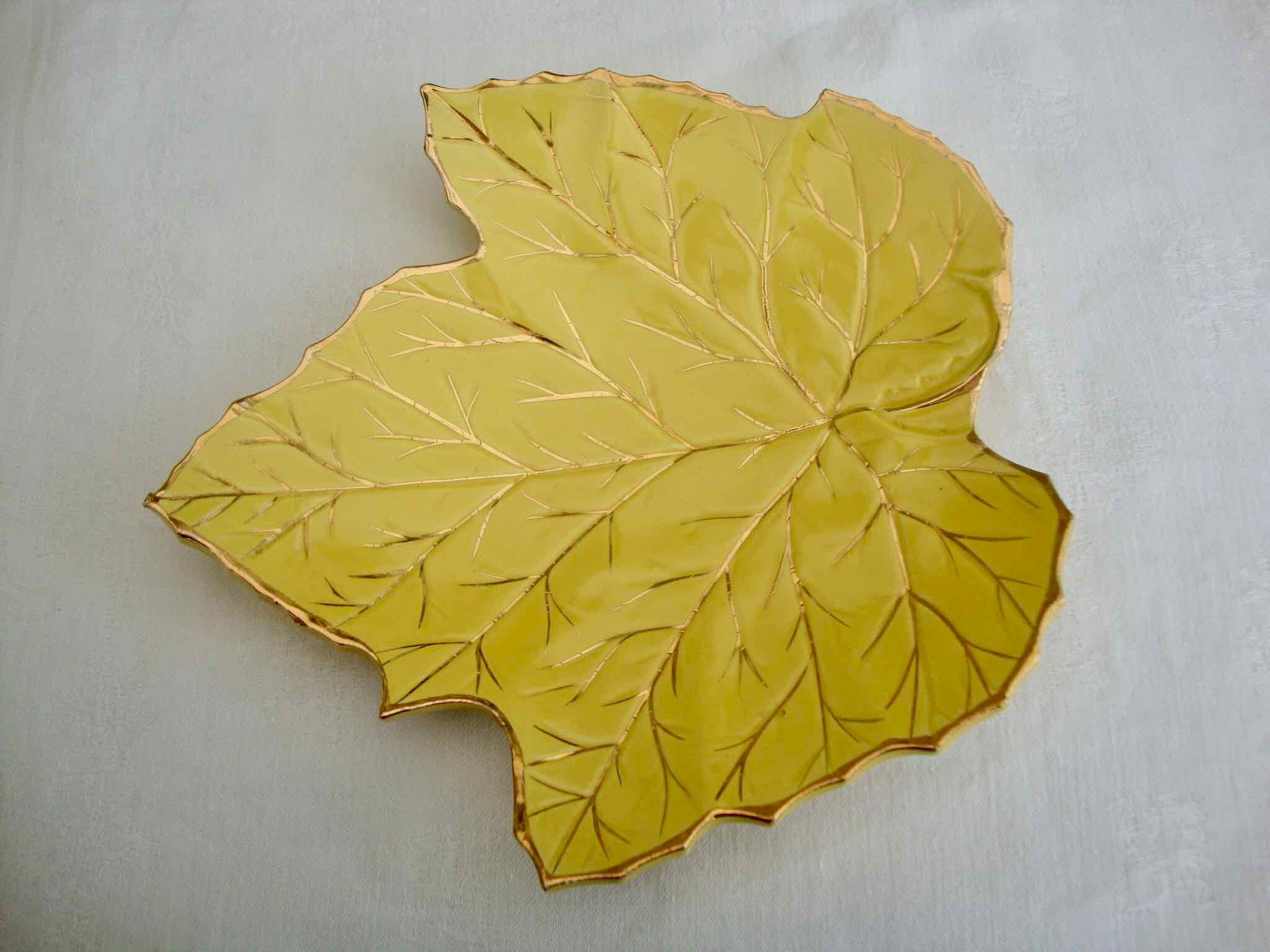 Trinket plate plane tree leaf