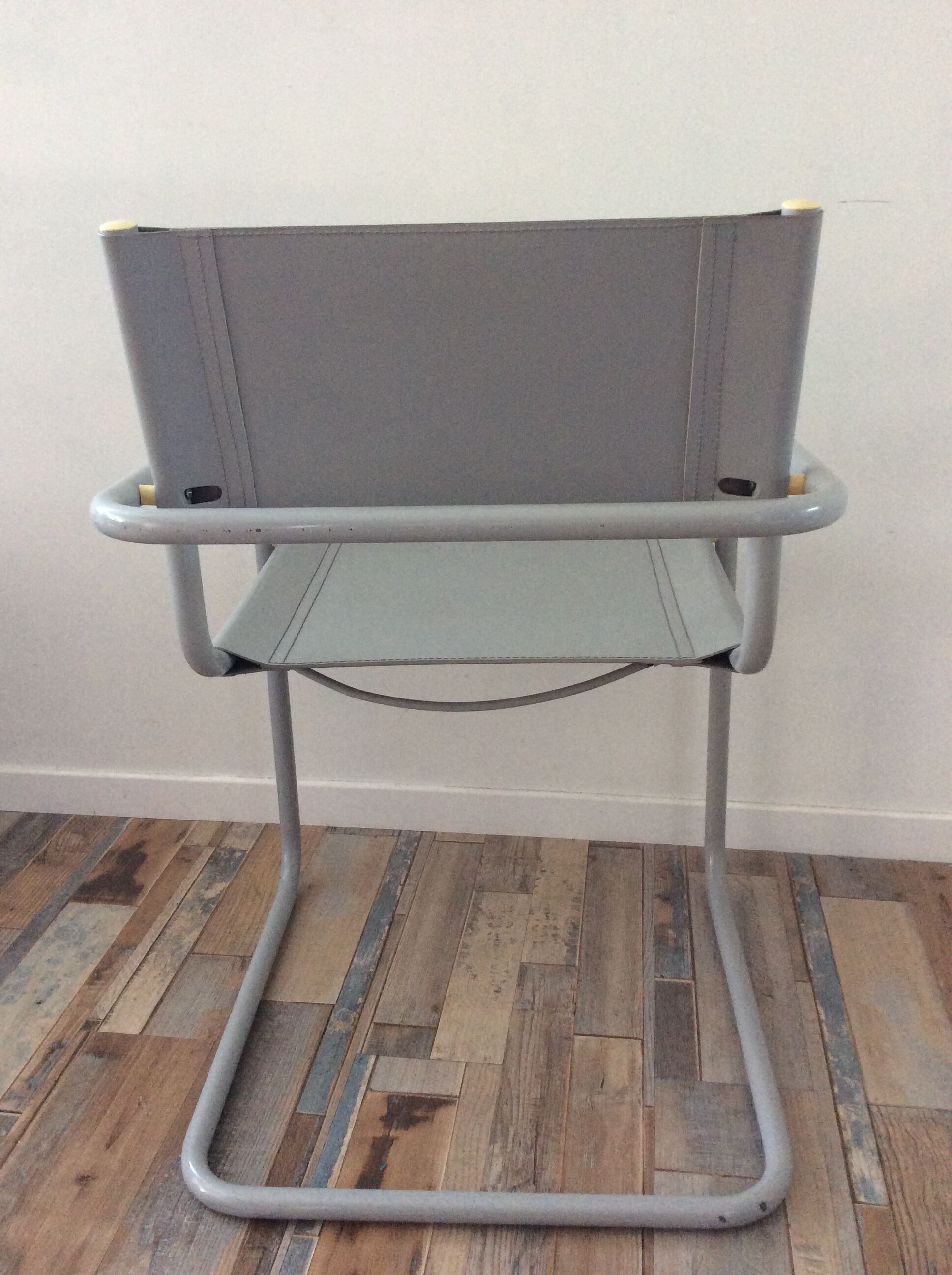 Cantilever chair design Bauhaus 70-80