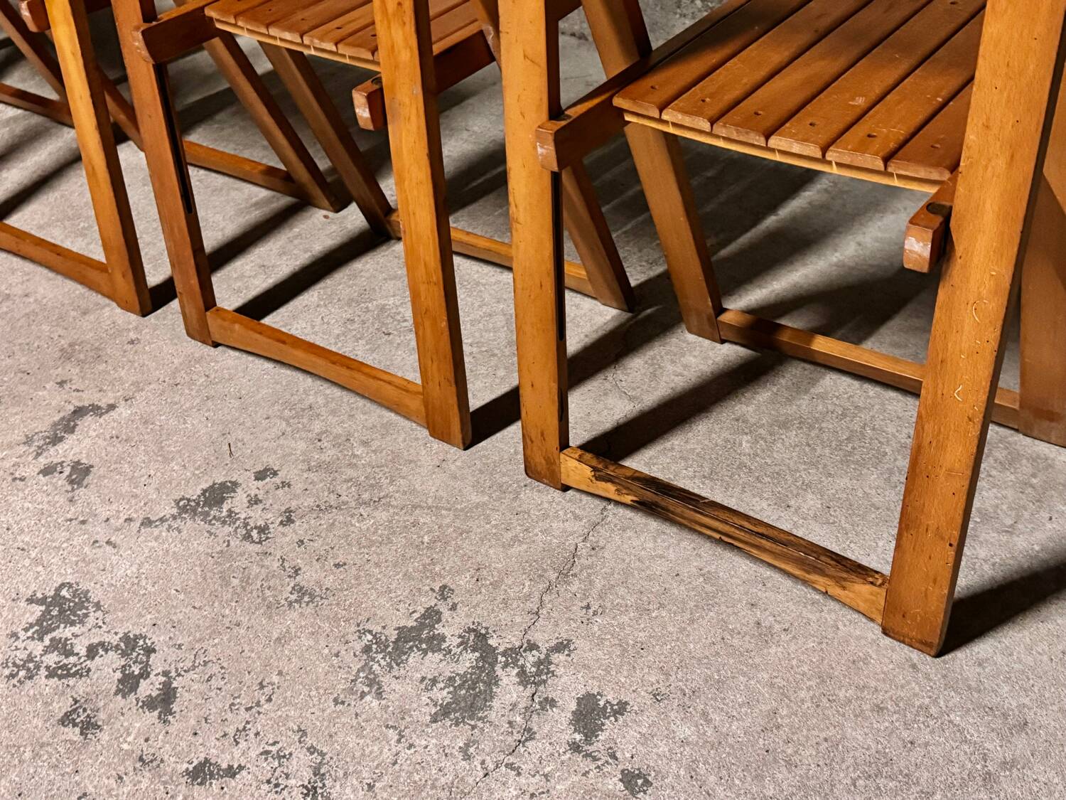 04 folding chairs 1970s