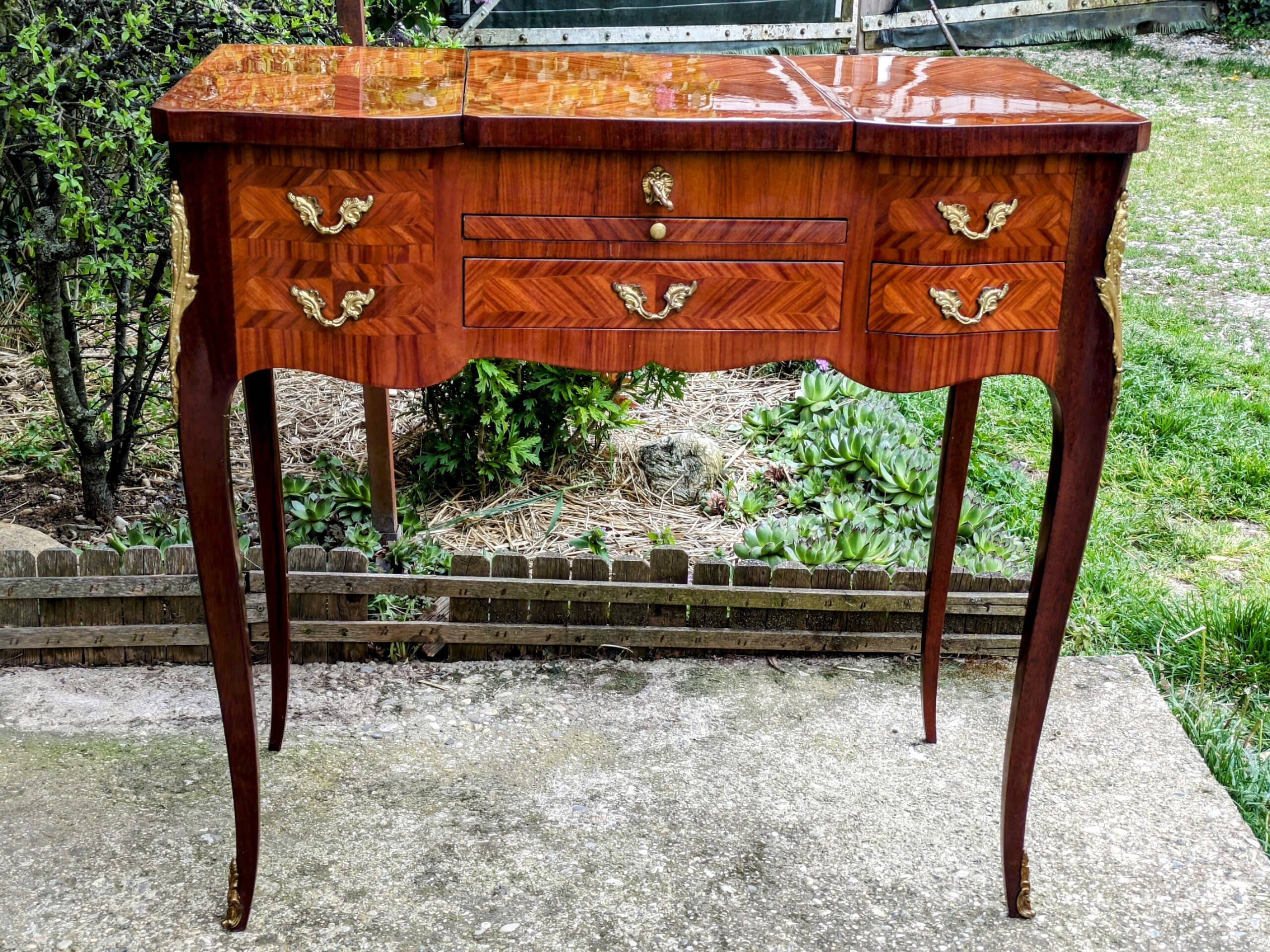 Coiffeuse marqueterie de palissandre style Louis XV