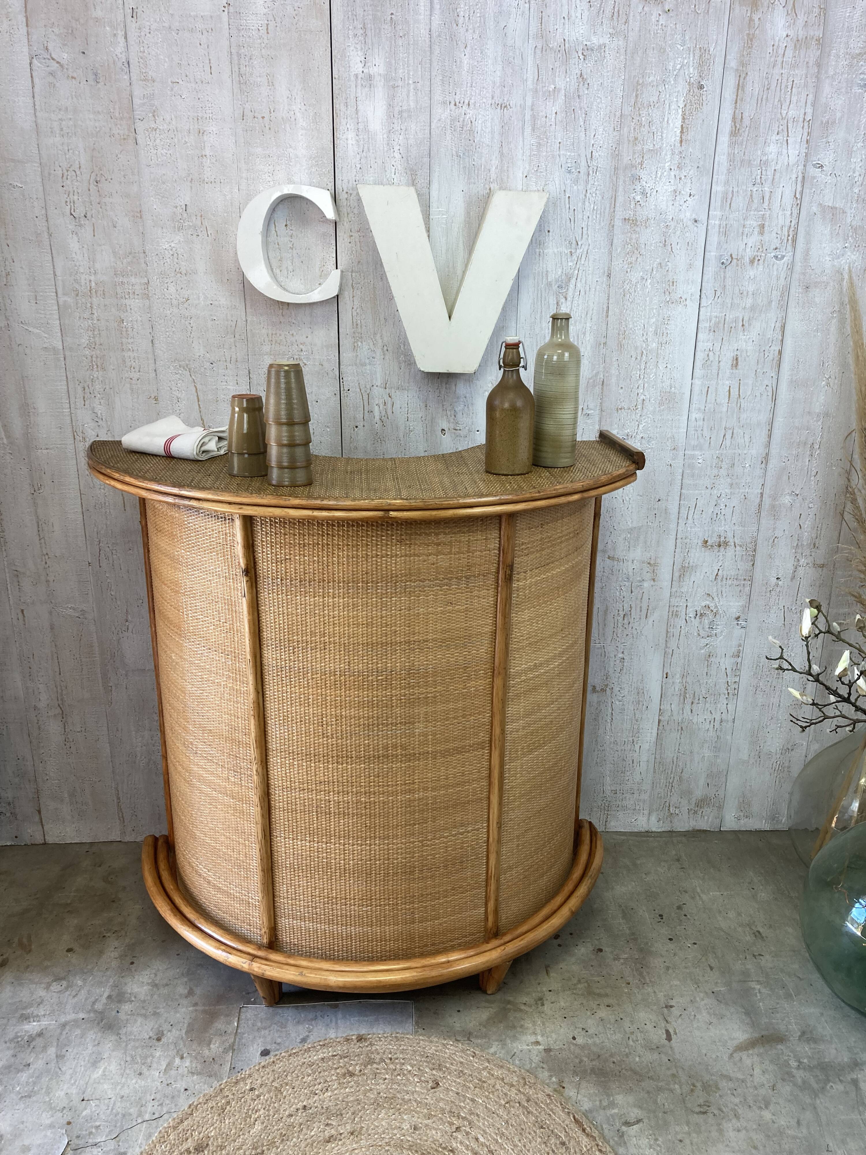 Vintage rattan bar