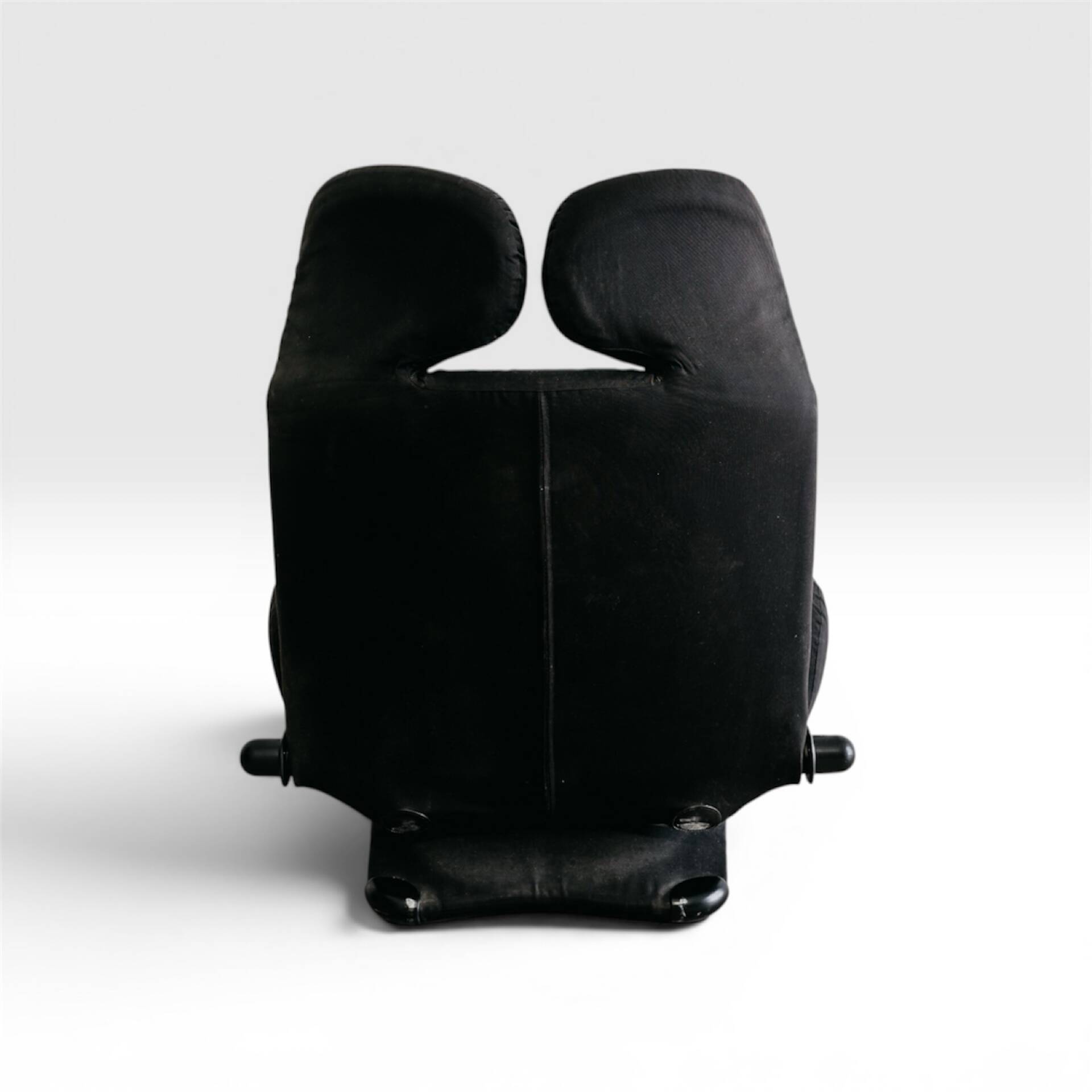 Wink lounge chair by Toshiyuki Kita for Cassina, 1980s