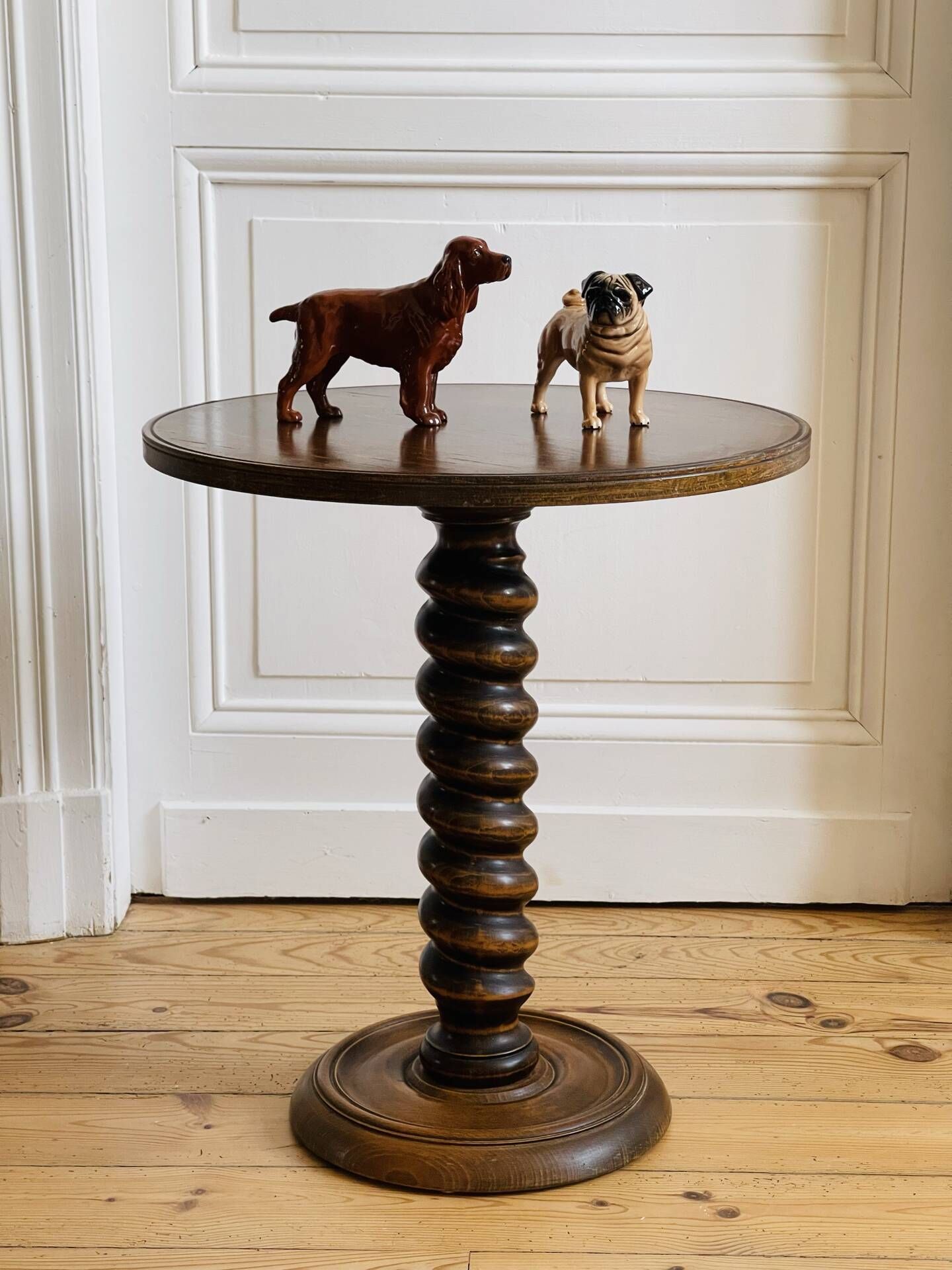 Table d’appoint en bois tourné
