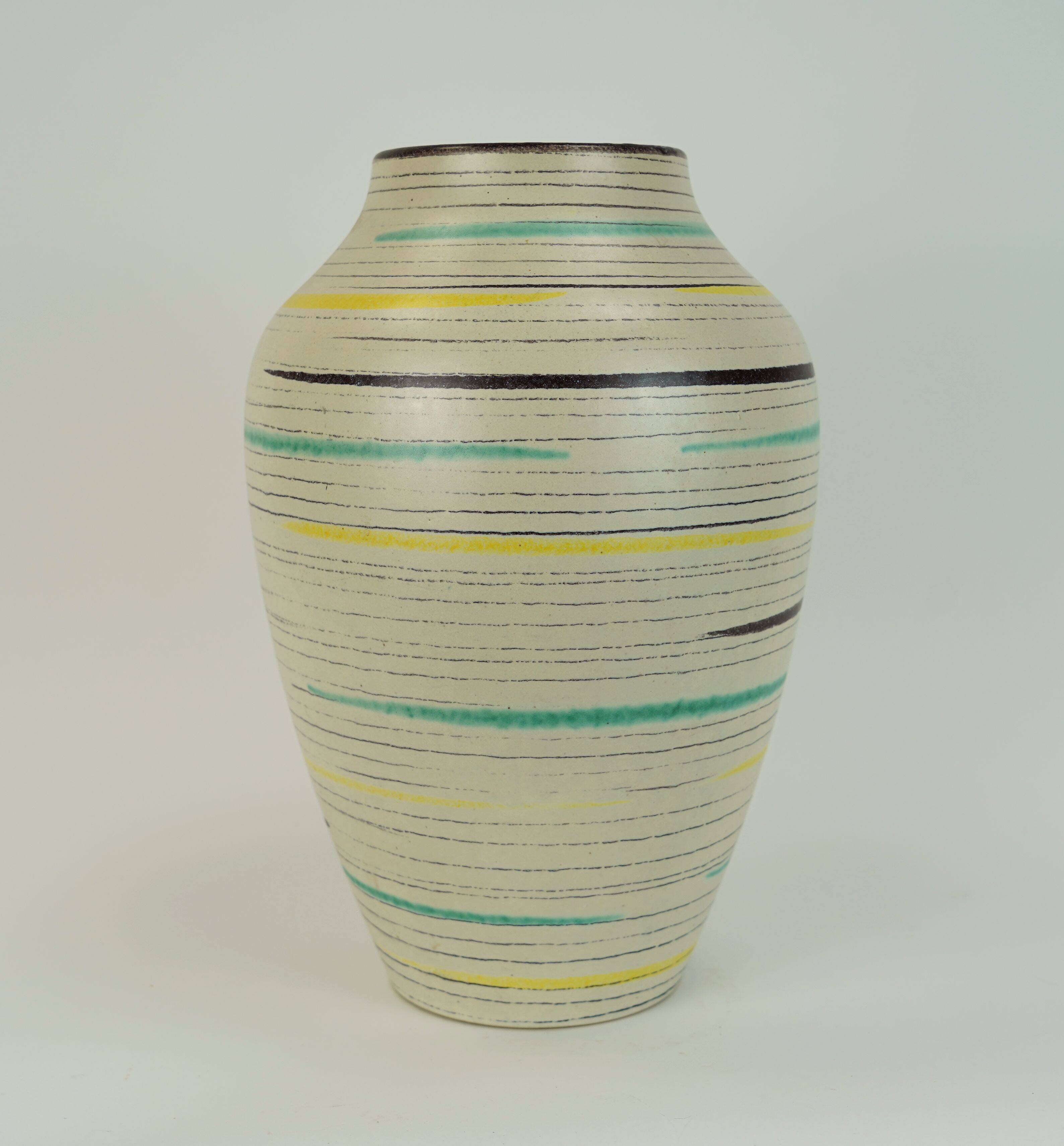 début des années 1960, Allemagne de l'Ouest, vase de milieu de siècle, modèle 576-30 de Bay Keramik