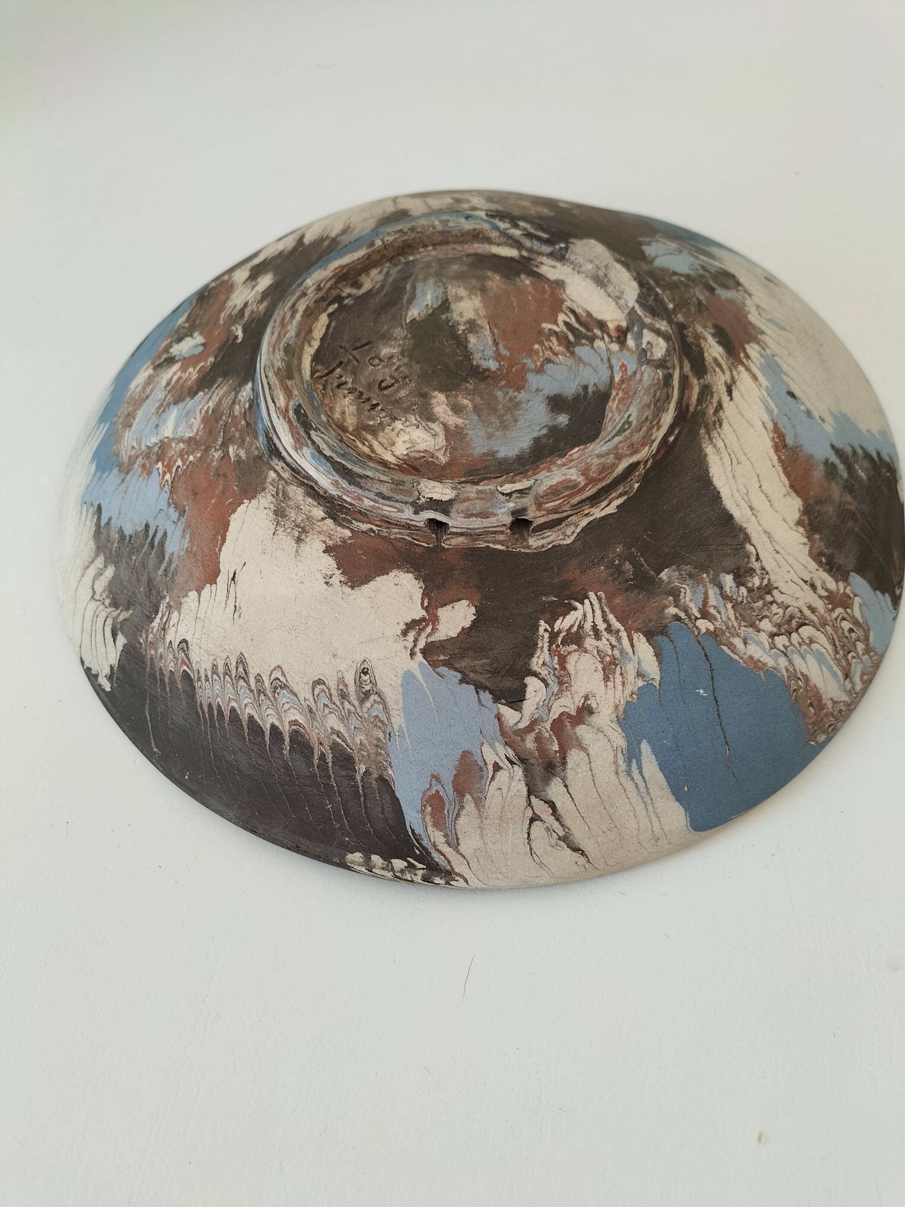 Mixed clay coupe from Apt – Signed Bernard – Polychrome marbled decoration