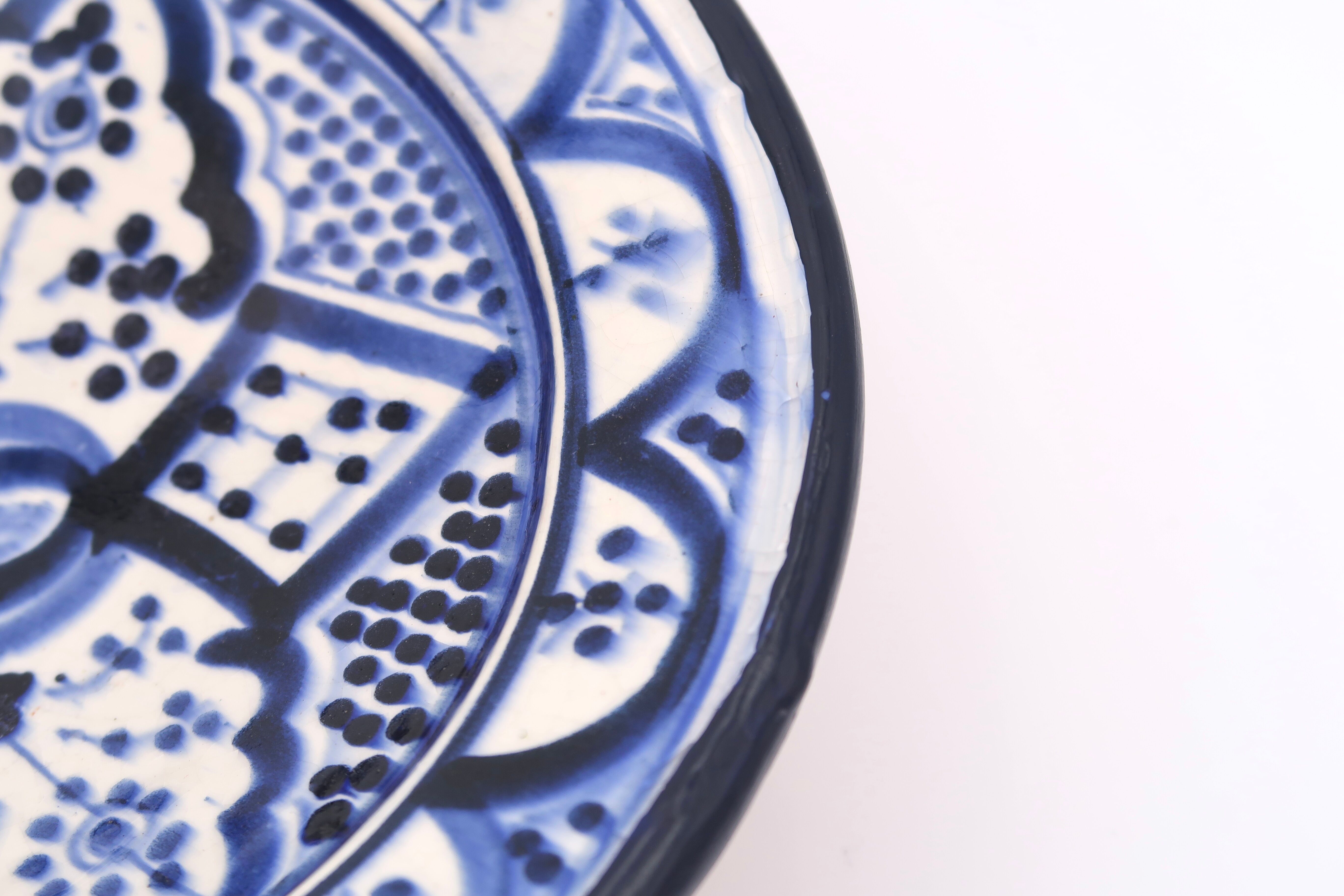 Creaking wall plate Moroccan blue ceramic