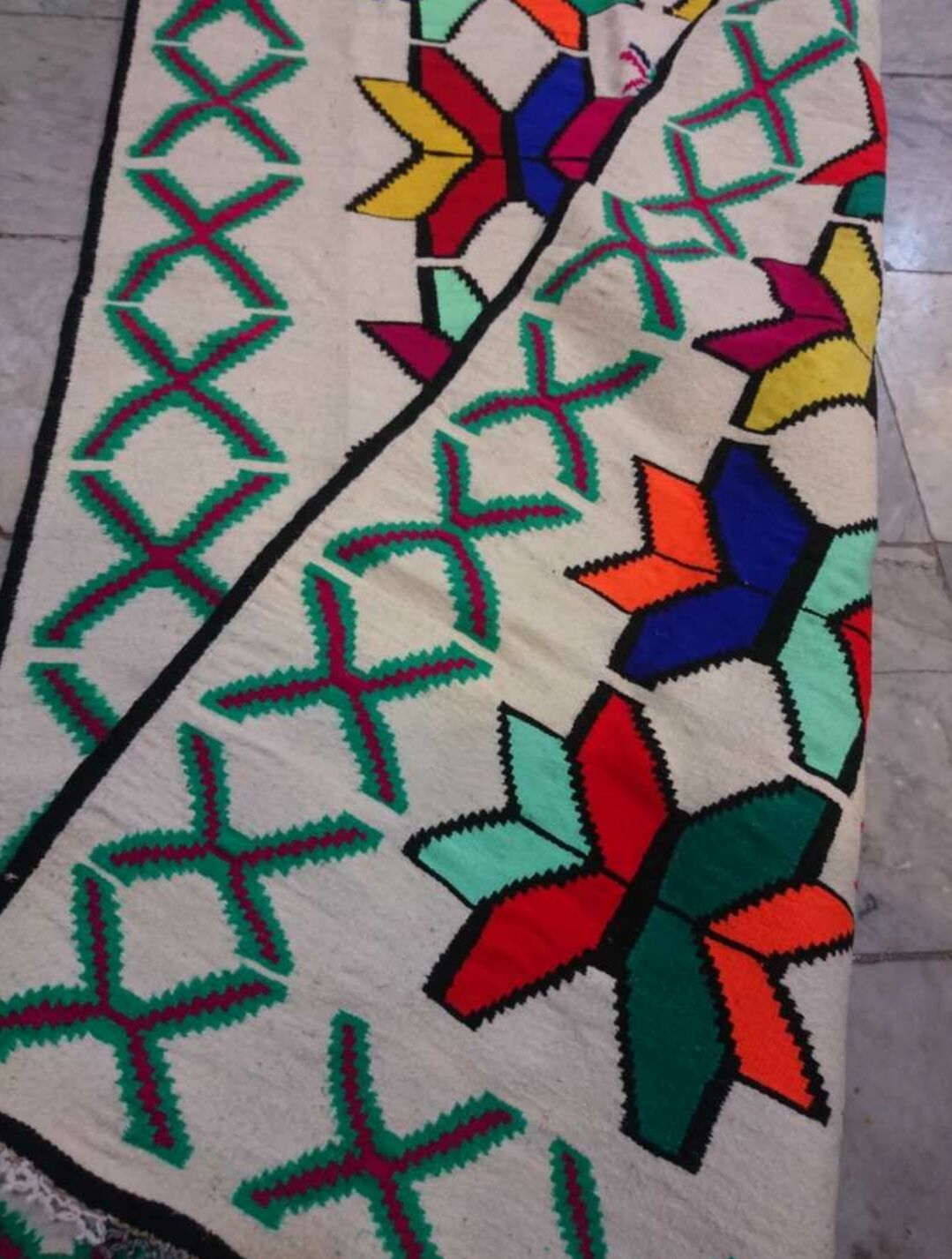 Multicolor white Kilim rug 225x135xcm