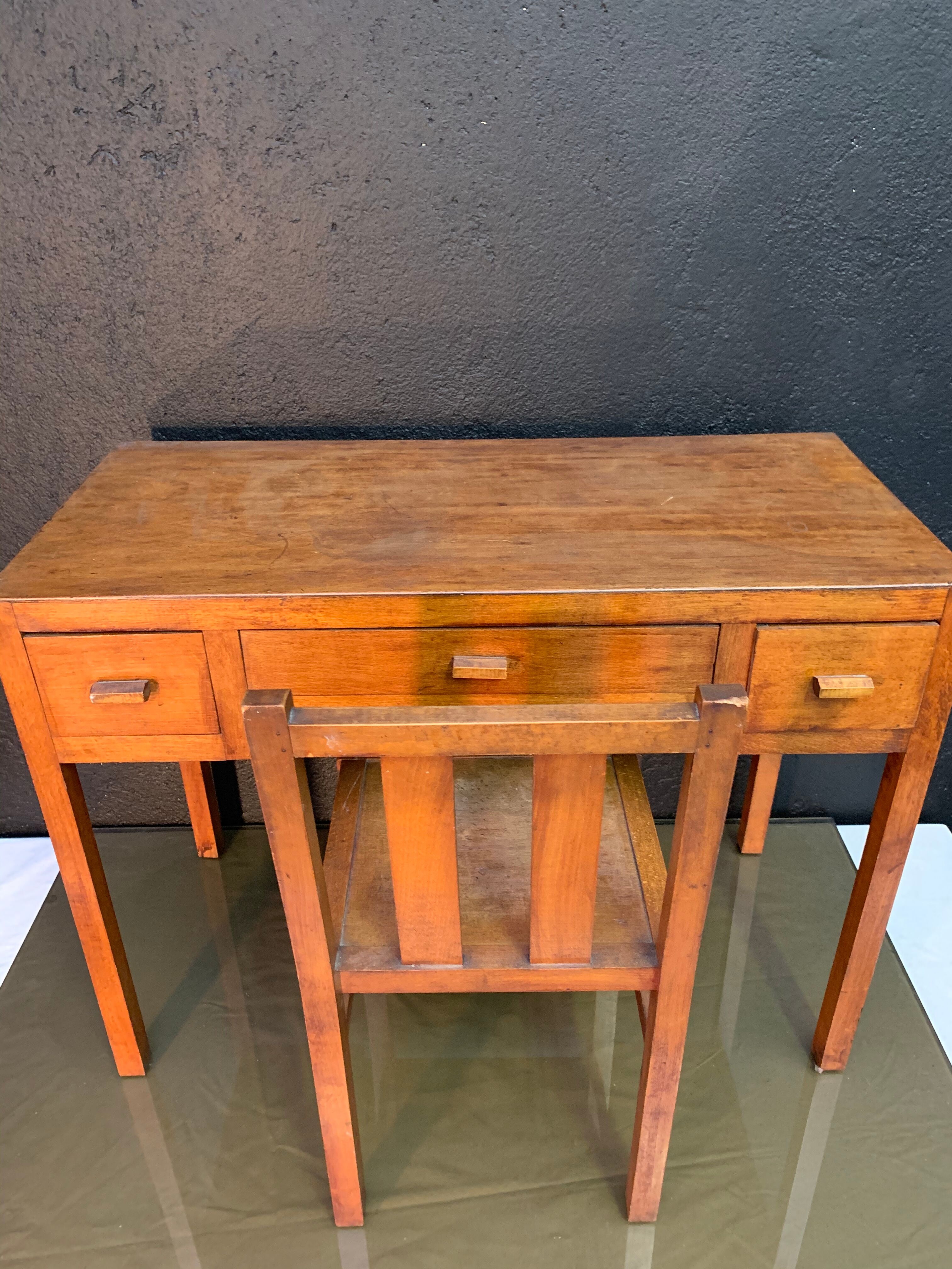 Bureau d’enfant avec sa chaise epoque art deco
