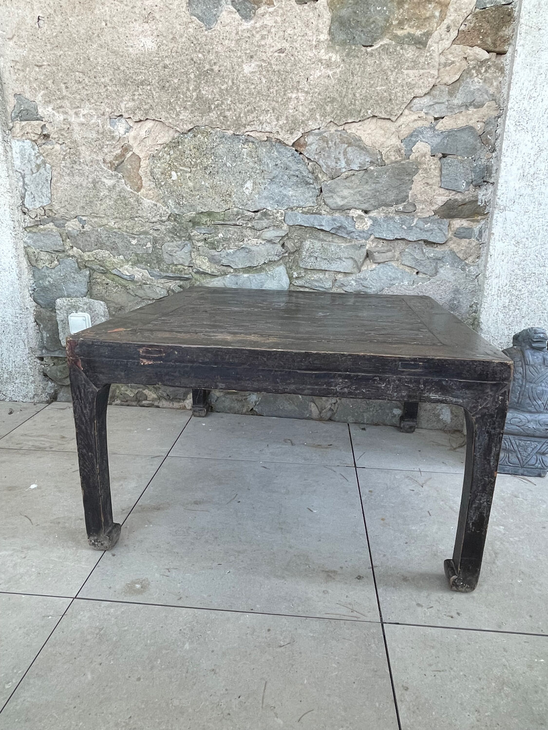 Asian coffee table from the late 18th century.