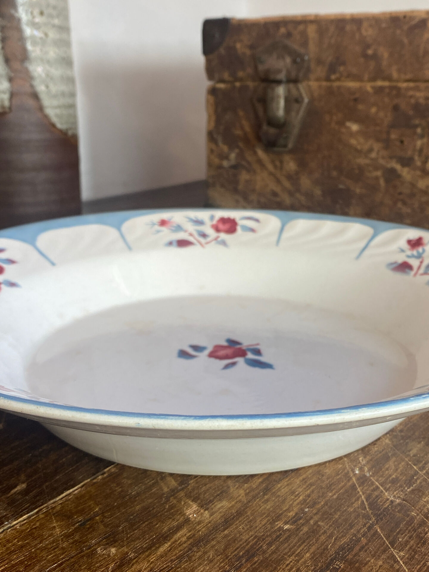Plat creux de service, Digoin, Sarreguemines 