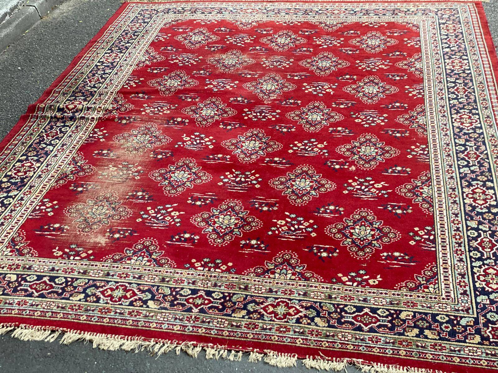 Tapis persan en laine bordeaux France 240x330