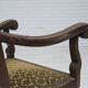 Fauteuil danois à haut dossier des années 1930, en maille, velours et bois de chêne sculpté.