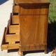 Ancienne commode en noyer et ronce de noyer