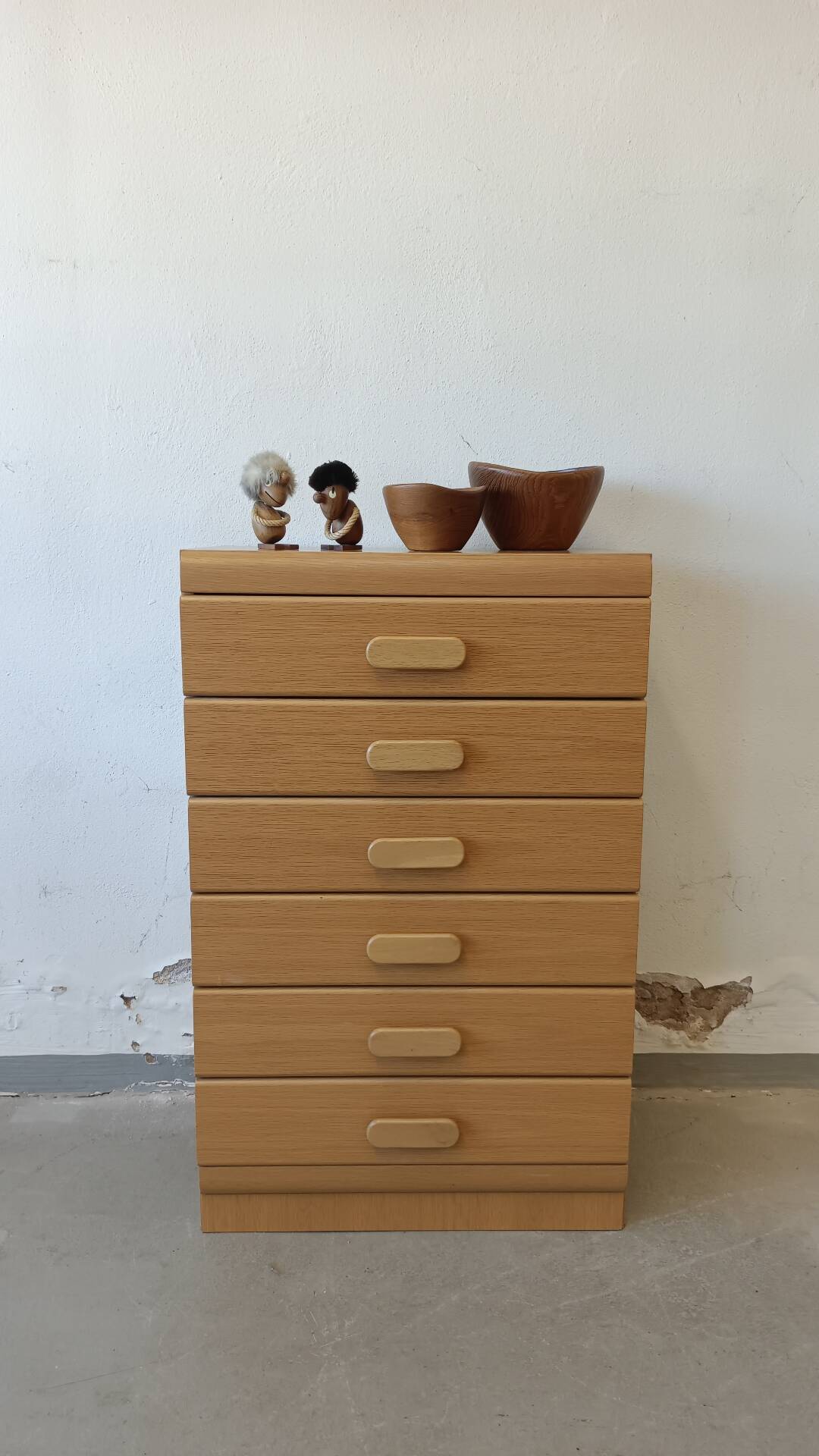 Chest of drawers with 6 drawers