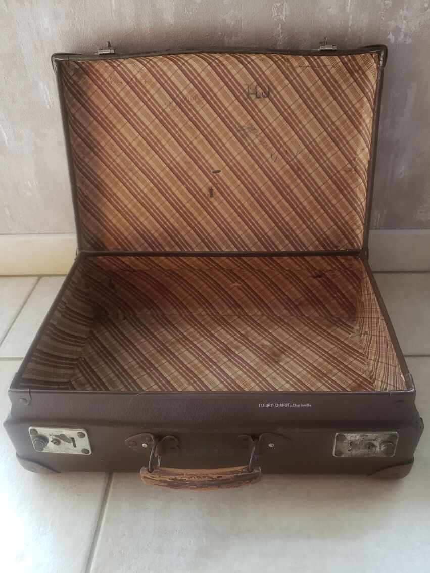 Ancienne pince en bois de laboratoire - Ma valise en carton