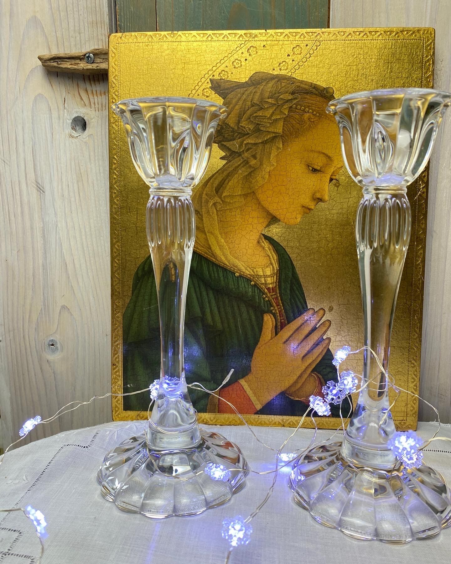 Duo de grands bougeoirs en cristal vintage