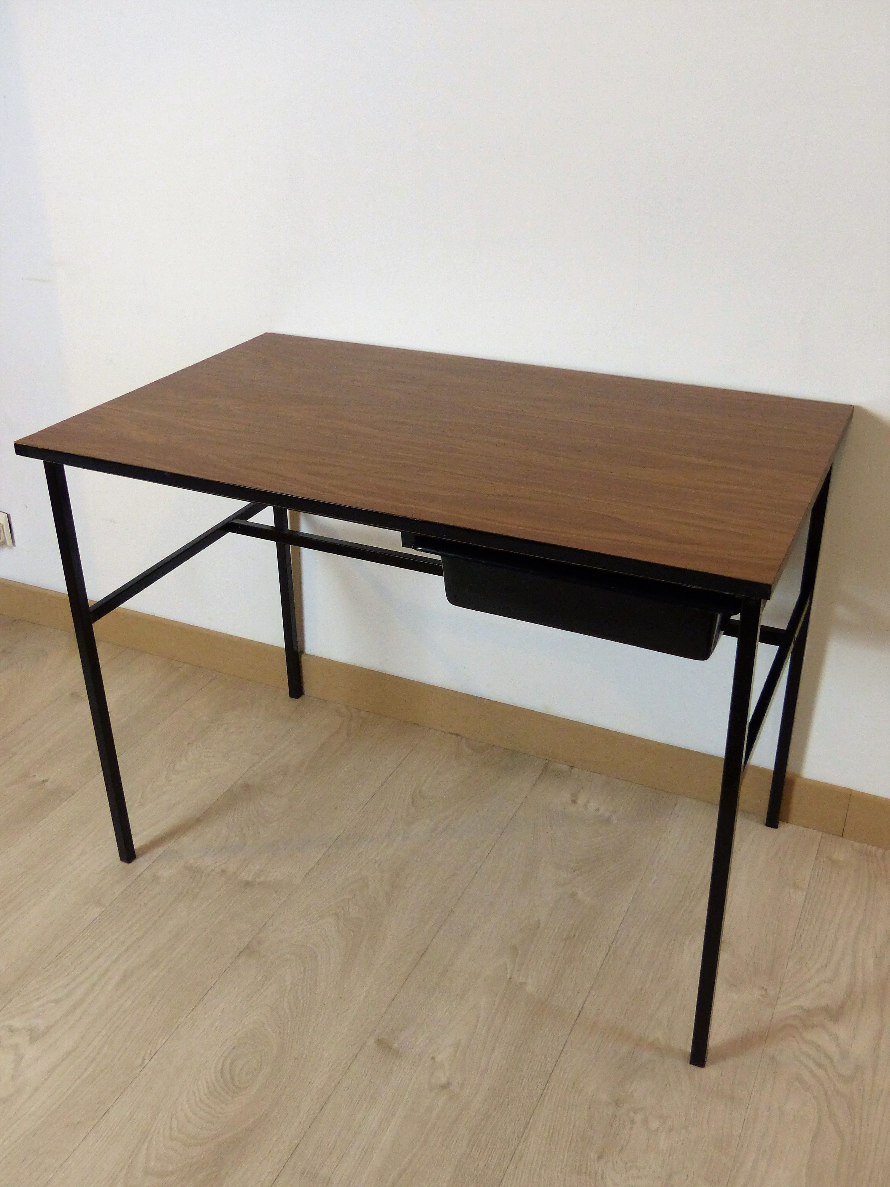 Pierre Guariche's "Junior" office for Meurop
