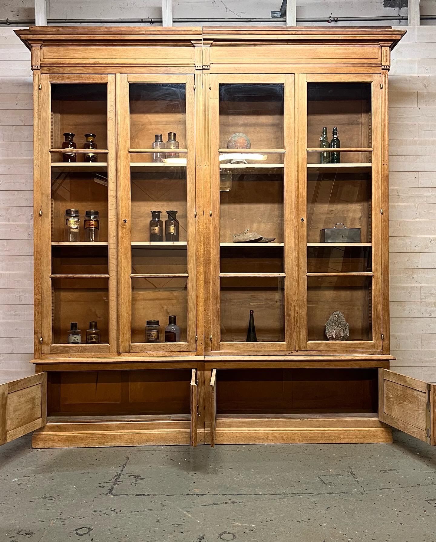Showcase bookcase early XX th in solid oak