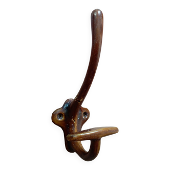Enamelled cast iron hook