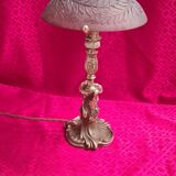 Louis XV bronze lamp rocaille style 34x25, molded glass lampshade signed Stella