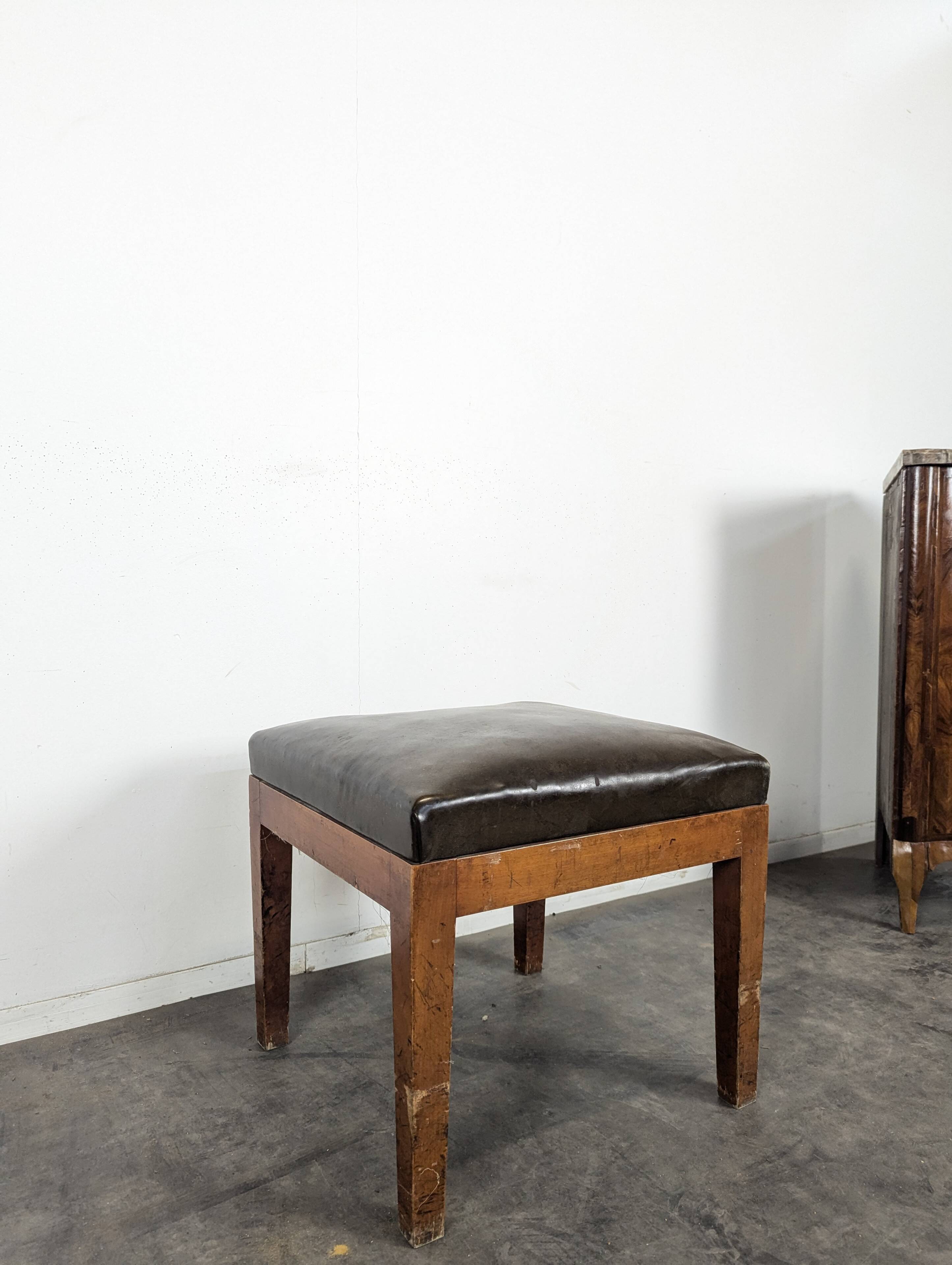 Tabouret repose pied epoque reconstruction