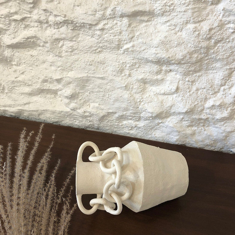 White chain vase - Cassandre Bouilly